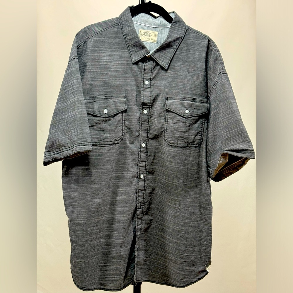 Men’s Free Planet XXL short sleeve button up shirt